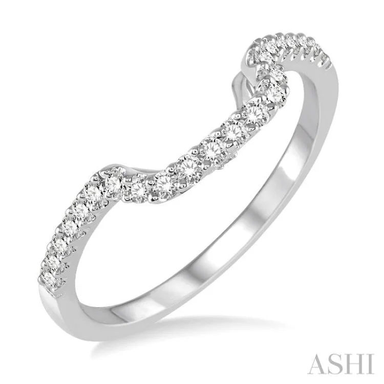 1/4 Ctw Round Cut Diamond Wedding Band in 14K White Gold