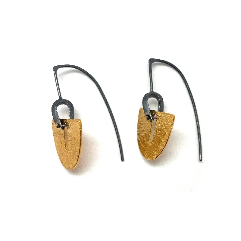 Small Arch Sway Earrings