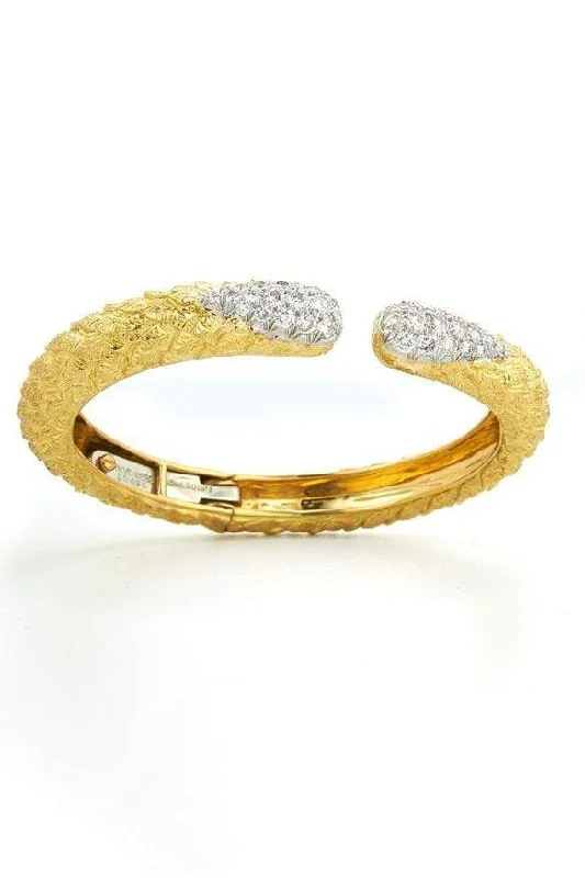 Park Avenue Textured Leaves Bangle